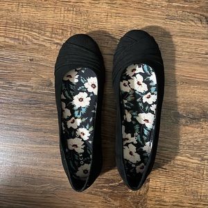 Size 7 Rocket dog flats - worn once